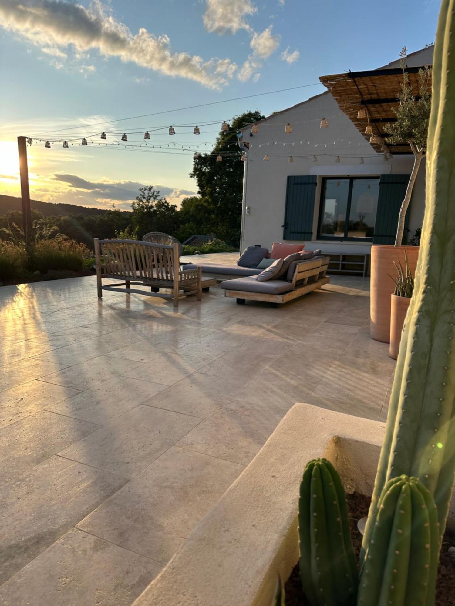 Sous Le « Figuier » Villa Cornillon-Confoux Buitenkant foto